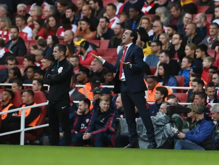 Framed Print : Unai Emery Leads Arsenal Against AFC Bournemouth in Premier League Showdown