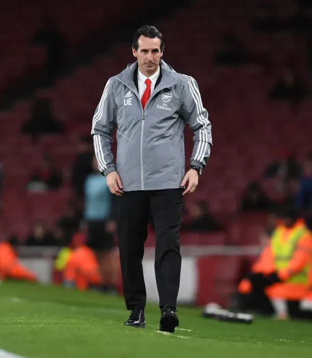 Framed Print : Unai Emery Leads Arsenal in Europa League Battle Against Eintracht Frankfurt