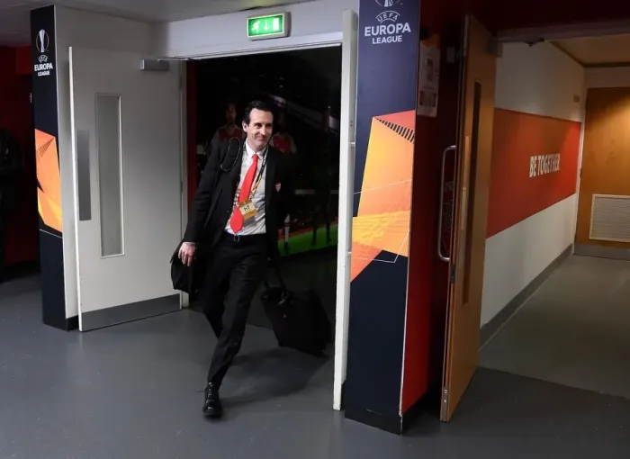 Framed Print : Unai Emery Leads Arsenal in Europa League Battle against Eintracht Frankfurt