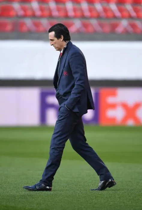 Framed Print : Unai Emery Leads Arsenal in Europa League Showdown against Stade Rennais