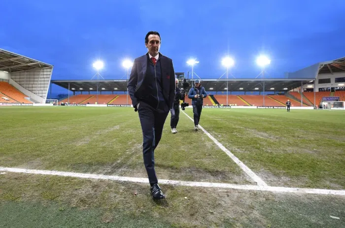 Framed Print : Unai Emery Leads Arsenal in FA Cup Third Round Clash against Blackpool