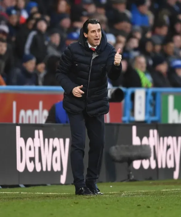Framed Print : Unai Emery Leads Arsenal Against Huddersfield Town in Premier League