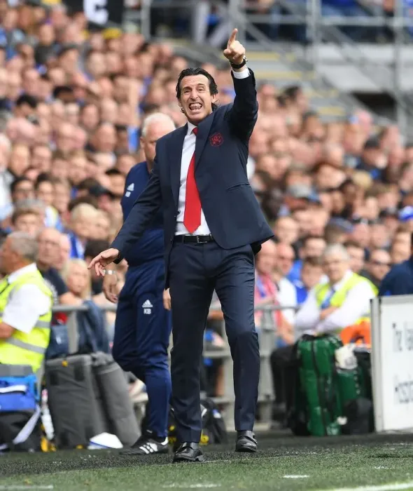 Framed Print : Unai Emery Leads Arsenal in Premier League Battle against Cardiff City