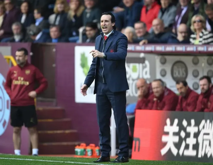 Framed Print : Unai Emery Leads Arsenal in Premier League Clash against Burnley