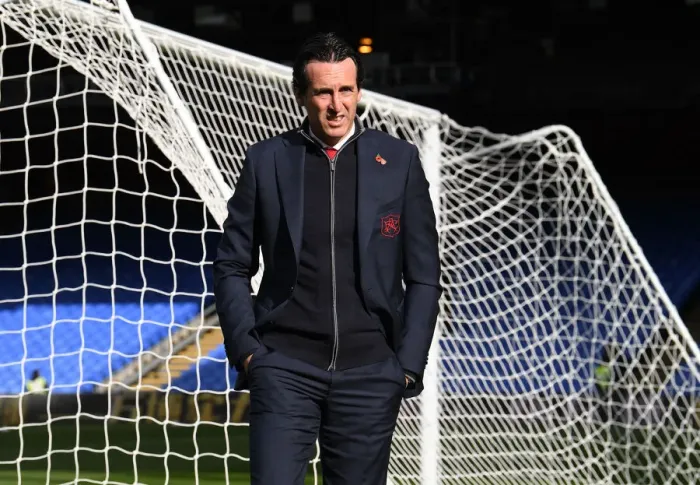 Framed Print : Unai Emery Leads Arsenal into Selhurst Park for Crystal Palace Clash (2018-19) Framed Print : Unai Emery Leads Arsenal into Selhurst Park for Crystal Palace Clash (2018-19)