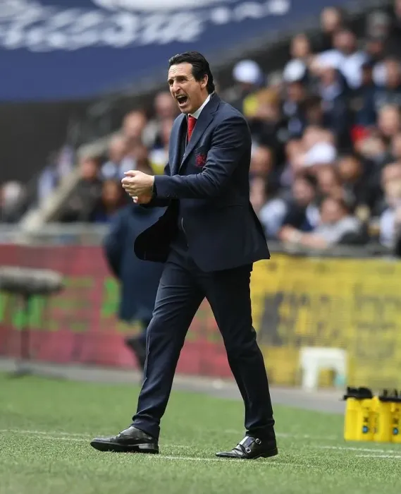 Framed Print : Unai Emery Leads Arsenal Against Tottenhotpur in Premier League Clash, 2018-19 Framed Print : Unai Emery Leads Arsenal Against Tottenhotpur in Premier League Clash, 2018-19