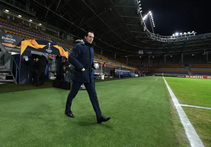 Framed Print : Unai Emery Leads Arsenal in UEFA Europa League Clash against BATE Borisov