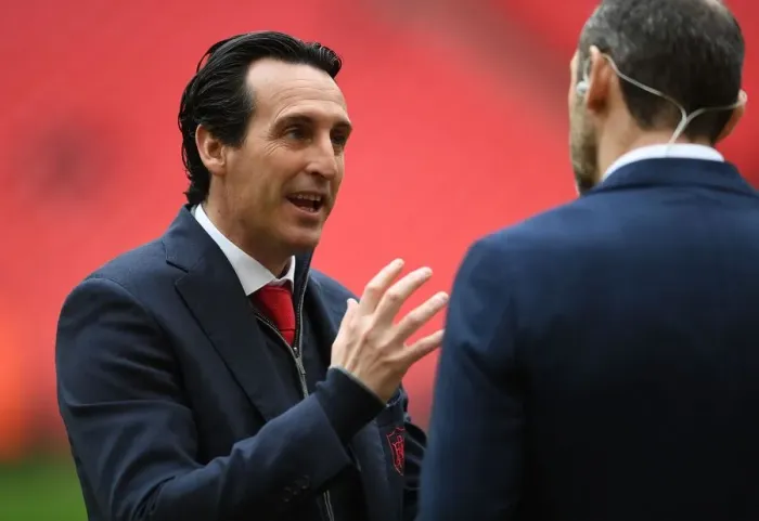 Framed Print : Unai Emery and Martin Keown: A Pre-Match Conversation Before the Arsenal-Tottenham Rivalry Framed Print : Unai Emery and Martin Keown: A Pre-Match Conversation Before the Arsenal-Tottenham Rivalry