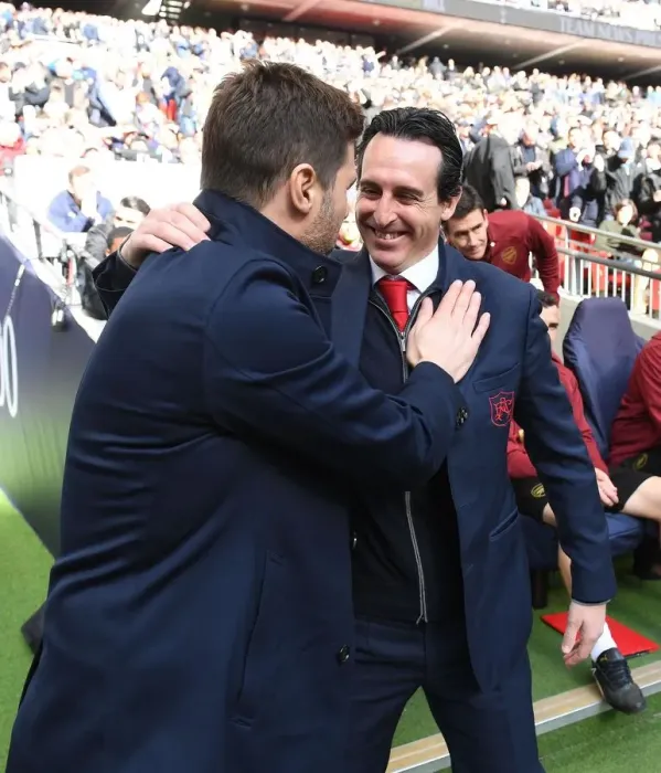 Framed Print : Unai Emery and Mauricio Pochettino Face Off: Tottenham Hotspur vs. Arsenal FC, Premier League 2018-19