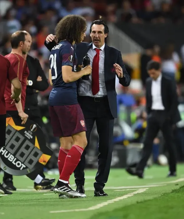 Framed Print : Unai Emery's Tense Exchange with Matteo Guendouzi during Arsenal's Europa League Semi-Final vs Valencia Framed Print : Unai Emery's Tense Exchange with Matteo Guendouzi during Arsenal's Europa League Semi-Final vs Valencia