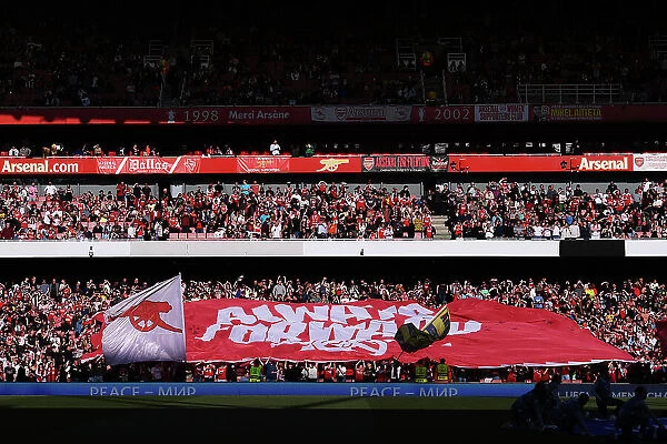 Unwavering Arsenal: Fans Passionate Support in Women's Champions League Semifinal