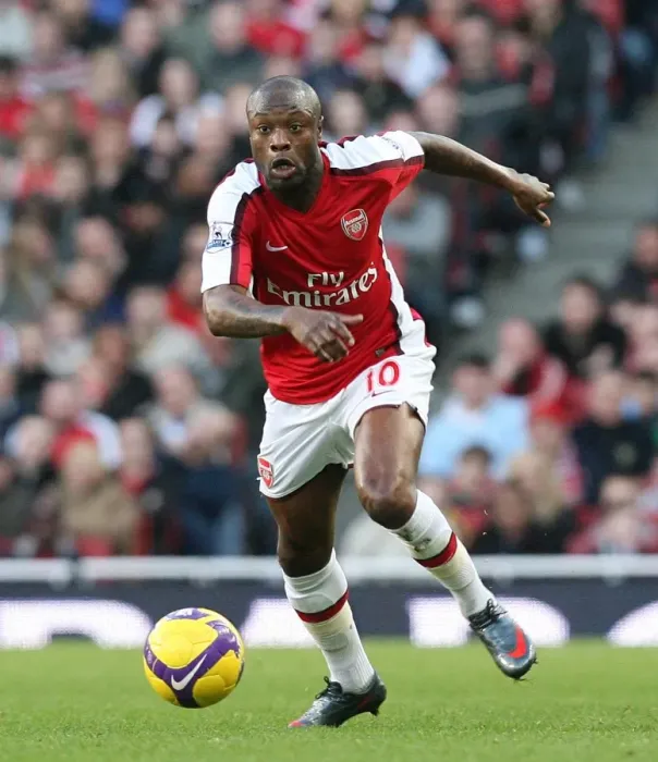 Framed Print : Unyielding Gallas: Arsenal's Defiant Performance in the 0-0 Draw Against Sunderland, 2009 Framed Print : Unyielding Gallas: Arsenal's Defiant Performance in the 0-0 Draw Against Sunderland, 2009