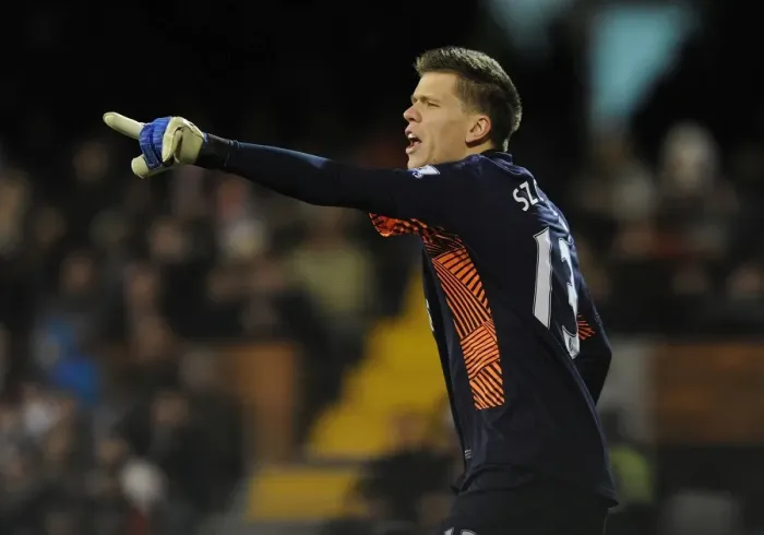 Framed Print : Unyielding Guardian: Wojciech Szczesny's Heroic Performance (Fulham vs Arsenal 2011-12)