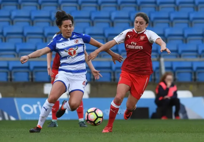 Framed Print : Van de Donk vs. Williams: Intense Clash Between Reading and Arsenal Ladies in WSL Action