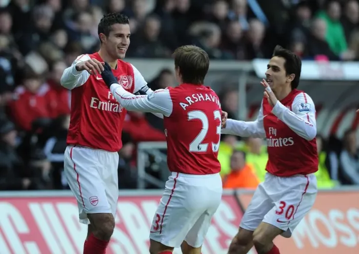Framed Print : Van Persie, Arshavin, Benayoun: Celebrating Arsenal's Goals Against Swansea City (2011-12)