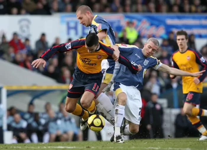Framed Print : Van Persie Faces Off Against McNaughton and Gyepes in FA Cup Showdown, Arsenal vs. Cardiff, 2009