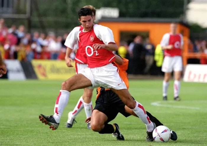 Framed Print : Van Persie Shines in Arsenal's Pre-Season Victory over Barnet (2004) Framed Print : Van Persie Shines in Arsenal's Pre-Season Victory over Barnet (2004)