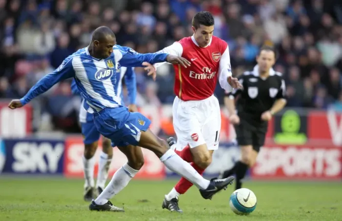 Framed Print : Van Persie vs. Boyce: Stalemate at JJB Stadium - Arsenal vs. Wigan, Barclays Premier League, 2008 Framed Print : Van Persie vs. Boyce: Stalemate at JJB Stadium - Arsenal vs. Wigan, Barclays Premier League, 2008