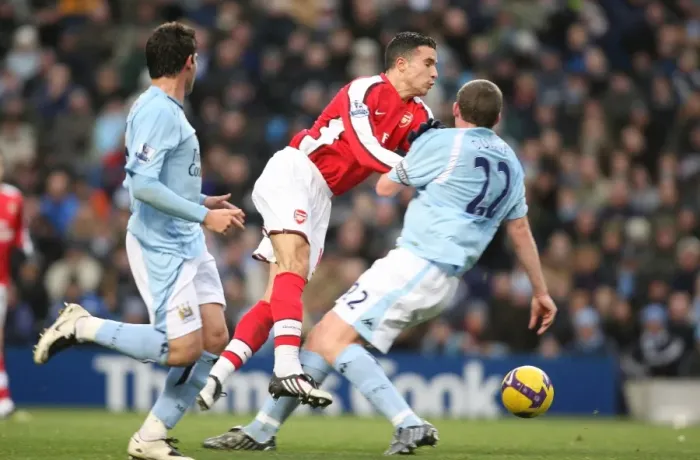 Framed Print : Van Persie vs. Dunne: Manchester City's 3-0 Victory Over Arsenal in the Barclays Premier League (November 2008) Framed Print : Van Persie vs. Dunne: Manchester City's 3-0 Victory Over Arsenal in the Barclays Premier League (November 2008)