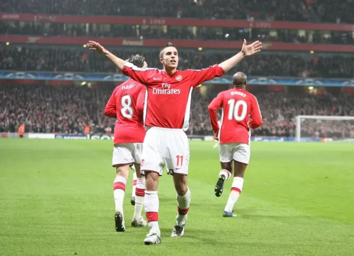 Framed Print : Van Persie's Euphoric Goal: Arsenal's 1-0 Lead in Champions League vs AS Roma