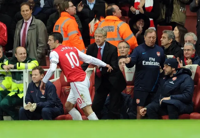 Framed Print : Van Persie's Goal Celebration with Wenger: Arsenal vs. Queens Park Rangers (2011-12)