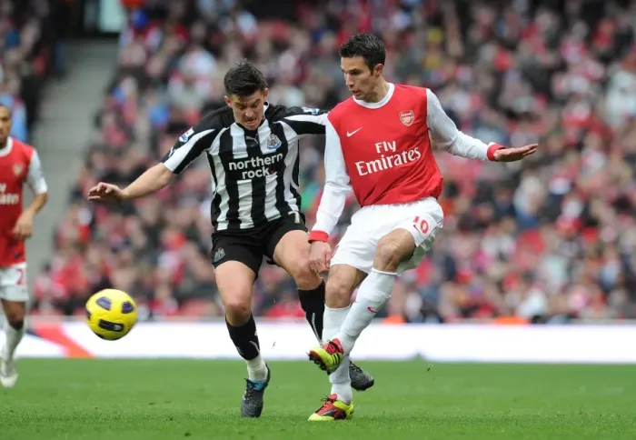 Framed Print : Van Persie's Strike: Arsenal 0-1 Newcastle United - Barton's Game-Changer