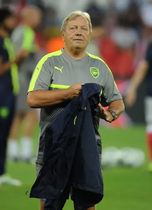 Framed Print : Vic Akers: Arsenal Kit Manager Prepares Kits at Parc des Princes Ahead of PSG Showdown (UEFA Champions League, 2016-17) Framed Print : Vic Akers: Arsenal Kit Manager Prepares Kits at Parc des Princes Ahead of PSG Showdown (UEFA Champions League, 2016-17)