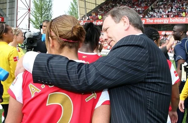 Vic Akers the Arsenal Ladies manager with Alex Scott (Arsenal)