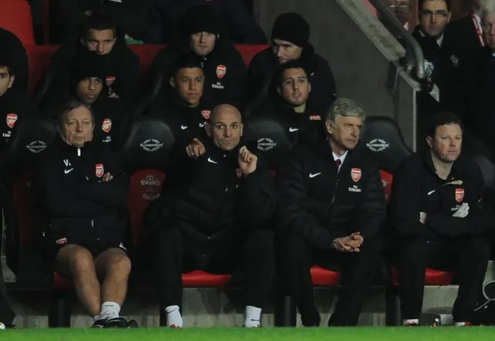 Framed Print : Vic Akers, Steve Bould and Arsene Wenger the Arsenal Manager on the bench. Southampton 1: 1 Arsenal Framed Print : Vic Akers, Steve Bould and Arsene Wenger the Arsenal Manager on the bench. Southampton 1: 1 Arsenal
