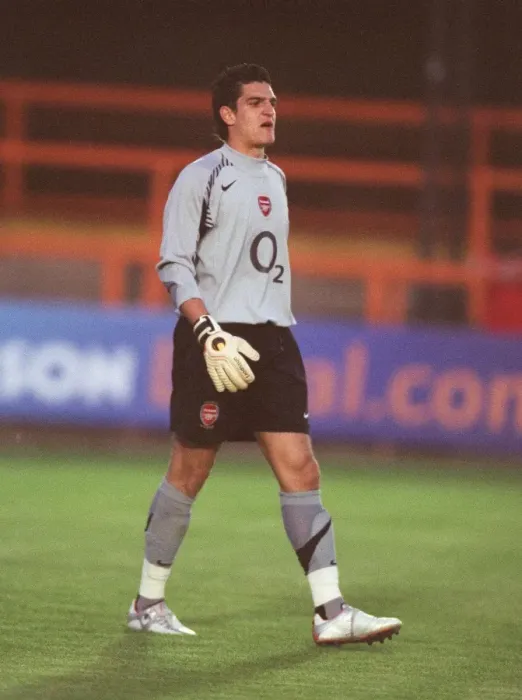 Framed Print : Vito Mannone in Action: Arsenal's Win Against Portsmouth Reserves (5-3) Framed Print : Vito Mannone in Action: Arsenal's Win Against Portsmouth Reserves (5-3)