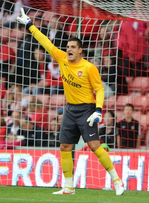Framed Print : Vito Mannone in Action: Southampton vs. Arsenal - 2012 Pre-Season Framed Print : Vito Mannone in Action: Southampton vs. Arsenal - 2012 Pre-Season