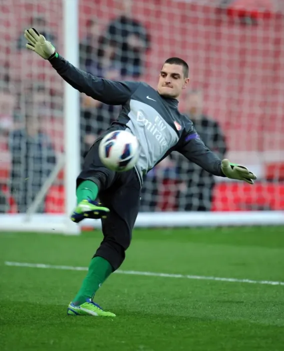 Framed Print : Vito Mannone (Arsenal). Arsenal 0: 0 Everton. Barclays Premier League. Emirates Stadium, 16 / 4 / 13 Framed Print : Vito Mannone (Arsenal). Arsenal 0: 0 Everton. Barclays Premier League. Emirates Stadium, 16 / 4 / 13