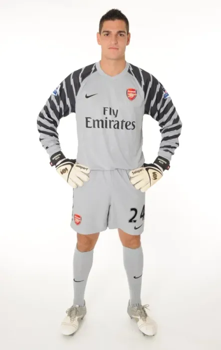 Framed Print : Vito Mannone (Arsenal). Arsenal 1st Team Photocall and Membersday. Emirates Stadium Framed Print : Vito Mannone (Arsenal). Arsenal 1st Team Photocall and Membersday. Emirates Stadium