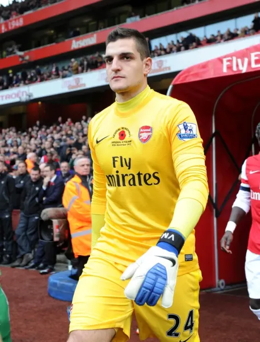 Framed Print : Vito Mannone (Arsenal). Arsenal 3: 3 Fulham. Barclays Premier League. Emirates Stadium, 10 / 11 / 12 Framed Print : Vito Mannone (Arsenal). Arsenal 3: 3 Fulham. Barclays Premier League. Emirates Stadium, 10 / 11 / 12