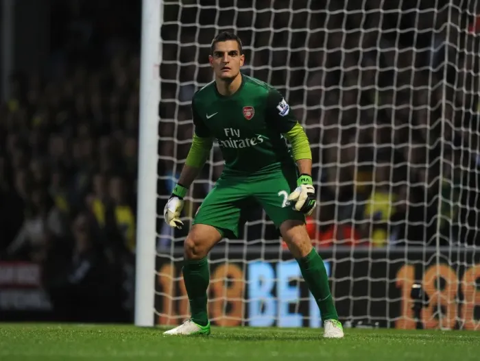Framed Print : Vito Mannone: Arsenal's Goalkeeper at Norwich City (2012-13)