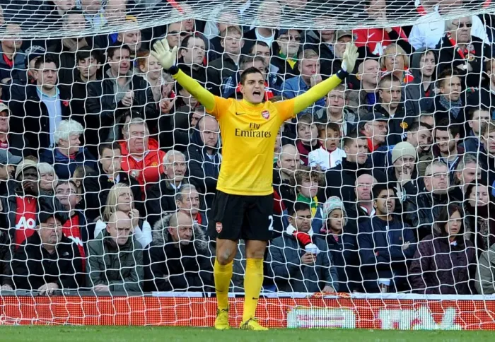 Framed Print : Vito Mannone Faces Manchester United: Arsenal vs. Manchester United, Premier League 2012-13