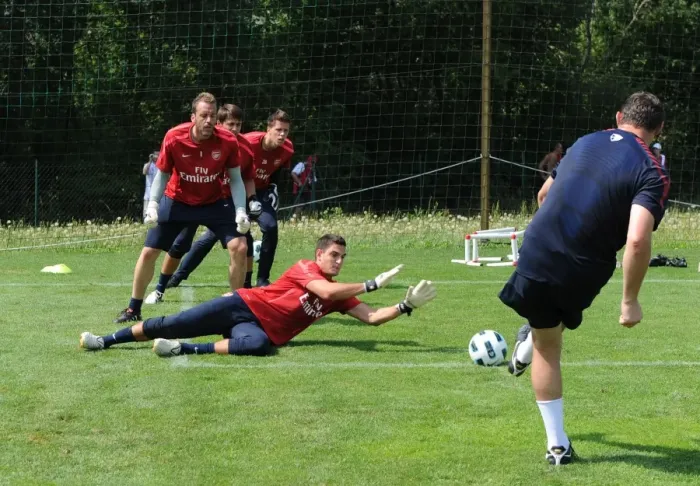 Framed Print : Vito Mannone, Manuel Almunia and goalkeeping coach Tony Roberts. Arsenal Training Camp Framed Print : Vito Mannone, Manuel Almunia and goalkeeping coach Tony Roberts. Arsenal Training Camp