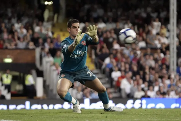 Framed Print : Vito Mannone's Debut Win: Arsenal Edges Past Fulham 1-0 in the Premier League Framed Print : Vito Mannone's Debut Win: Arsenal Edges Past Fulham 1-0 in the Premier League