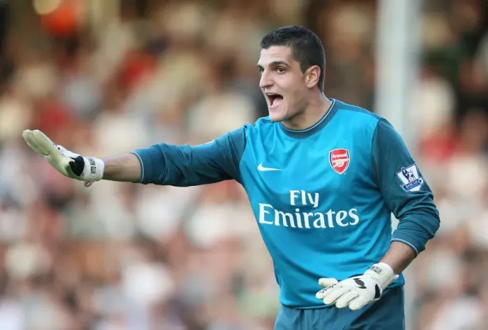 Framed Print : Vito Mannone's Winning Debut: Arsenal 1-0 Fulham, Barclays Premier League, 2009 Framed Print : Vito Mannone's Winning Debut: Arsenal 1-0 Fulham, Barclays Premier League, 2009