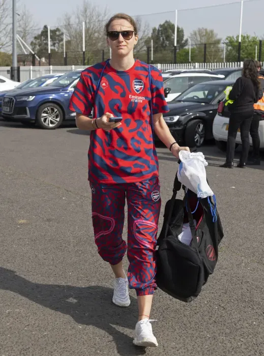 Framed Print : Viviane Miedema's Arrival: Arsenal Women Prepare for FA Cup Semi-Final Showdown against Chelsea Women