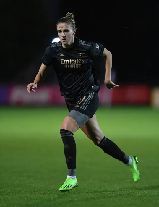 Framed Print : Vivianne Miedema in Action: Arsenal Women Battle Ajax Women in UEFA Champions League Qualifier