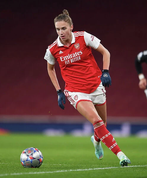 Vivianne Miedema in Action: Arsenal Women Take on Juventus Women in UEFA Champions League Group C, London 2022