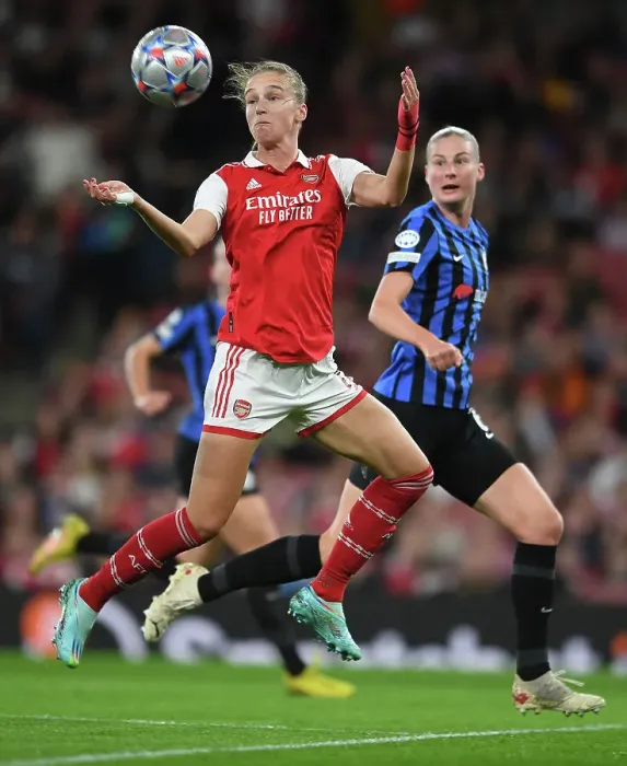 Framed Print : Vivianne Miedema in Action: Arsenal Women's Champions League Victory over FC Zurich