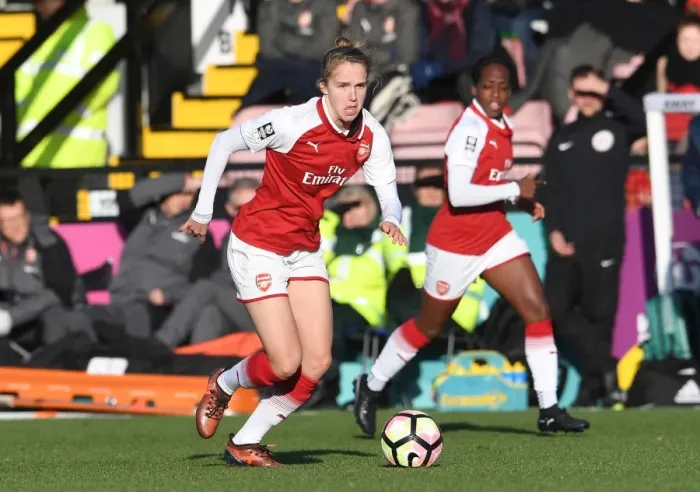 Framed Print : Vivianne Miedema in Action: Arsenal Women's Dominant Performance Against Sunderland Ladies (2017-18)