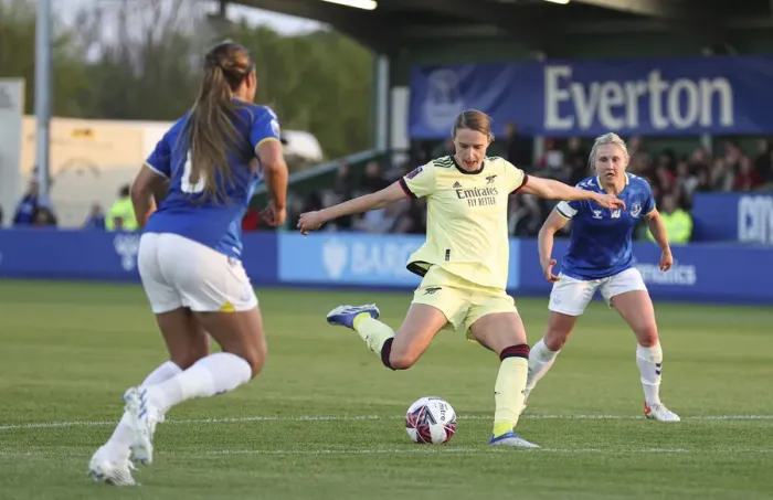 Framed Print : Vivianne Miedema: In Action against Everton Women, FA WSL 2021-22