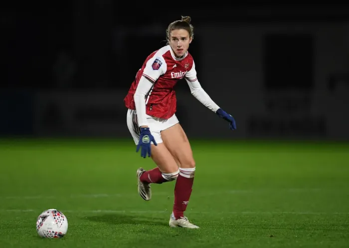 Framed Print : Vivianne Miedema Battles for Arsenal Victory in Empty FA Womens Continental League Cup Stands