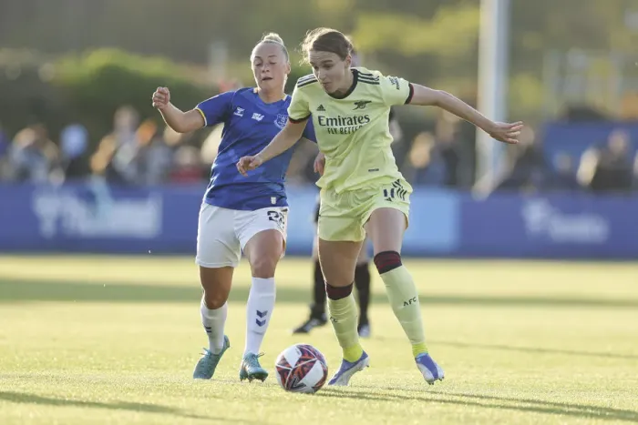 Framed Print : Vivianne Miedema Faces Off Against Everton: Arsenal Women vs Everton Women, FA WSL 2021-22
