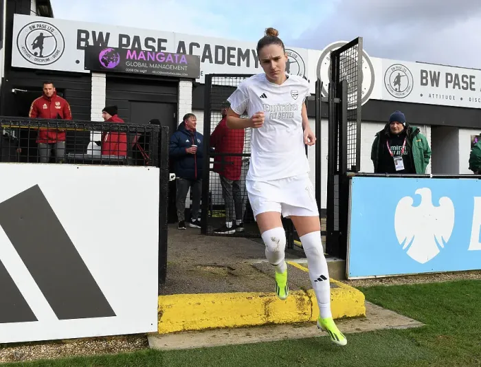 Framed Print : Vivianne Miedema Leads Arsenal Women Back onto the Pitch for Second Half in FA Cup Match vs. Watford Women