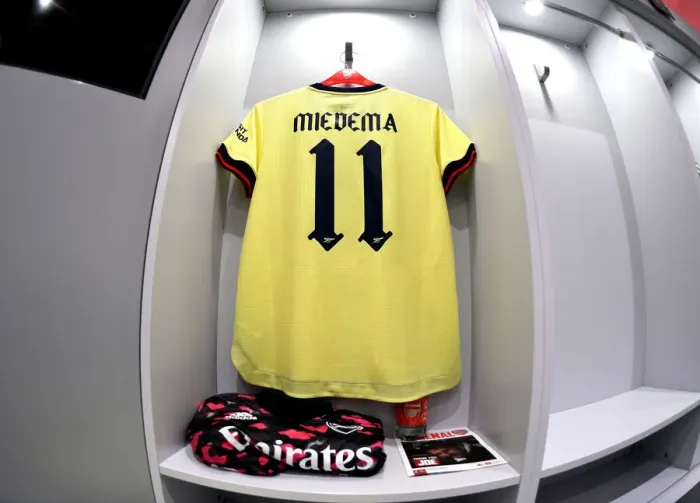 Framed Print : Vivianne Miedema Prepares for Arsenal Women's FA Cup Showdown Against Crystal Palace