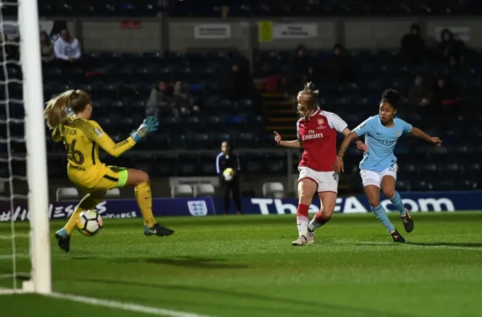 Framed Print : Vivianne Miedema Scores Game-Winning Goal: Arsenal Women's Continental Cup Triumph over Manchester City
